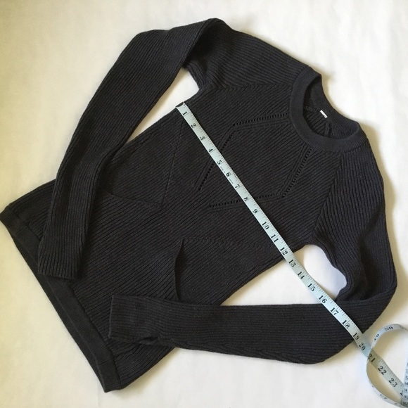 𝅺Lululemon The Better Heathered grey sweater - Picture 4 of 6